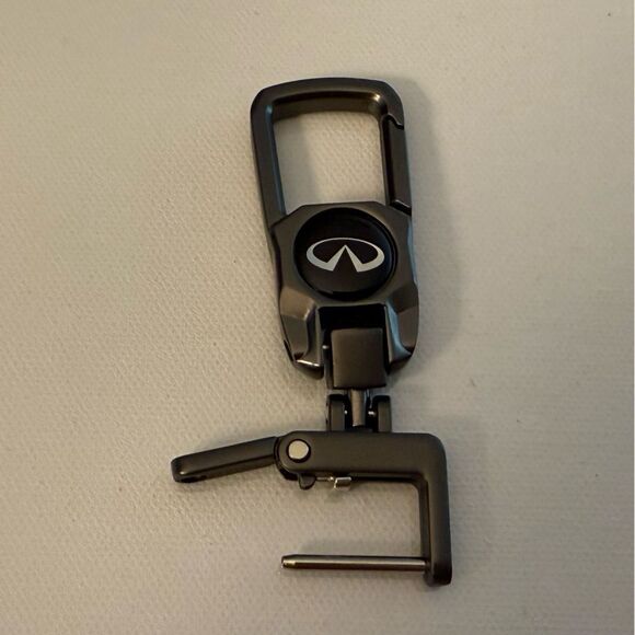 Infinity Key Fob Keychain in Metal NWT - Picture 3 of 5